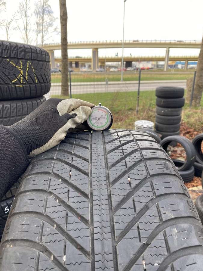 Goodyear Vector 4 Seasons, всесезонные 225/50 R17