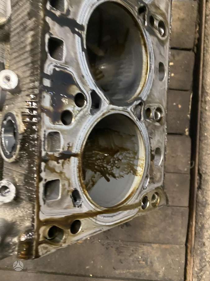 Porsche Panamera, 948, variklio detalės