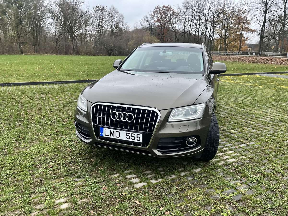 Audi Q5, 2.0 l., off-road / crossover