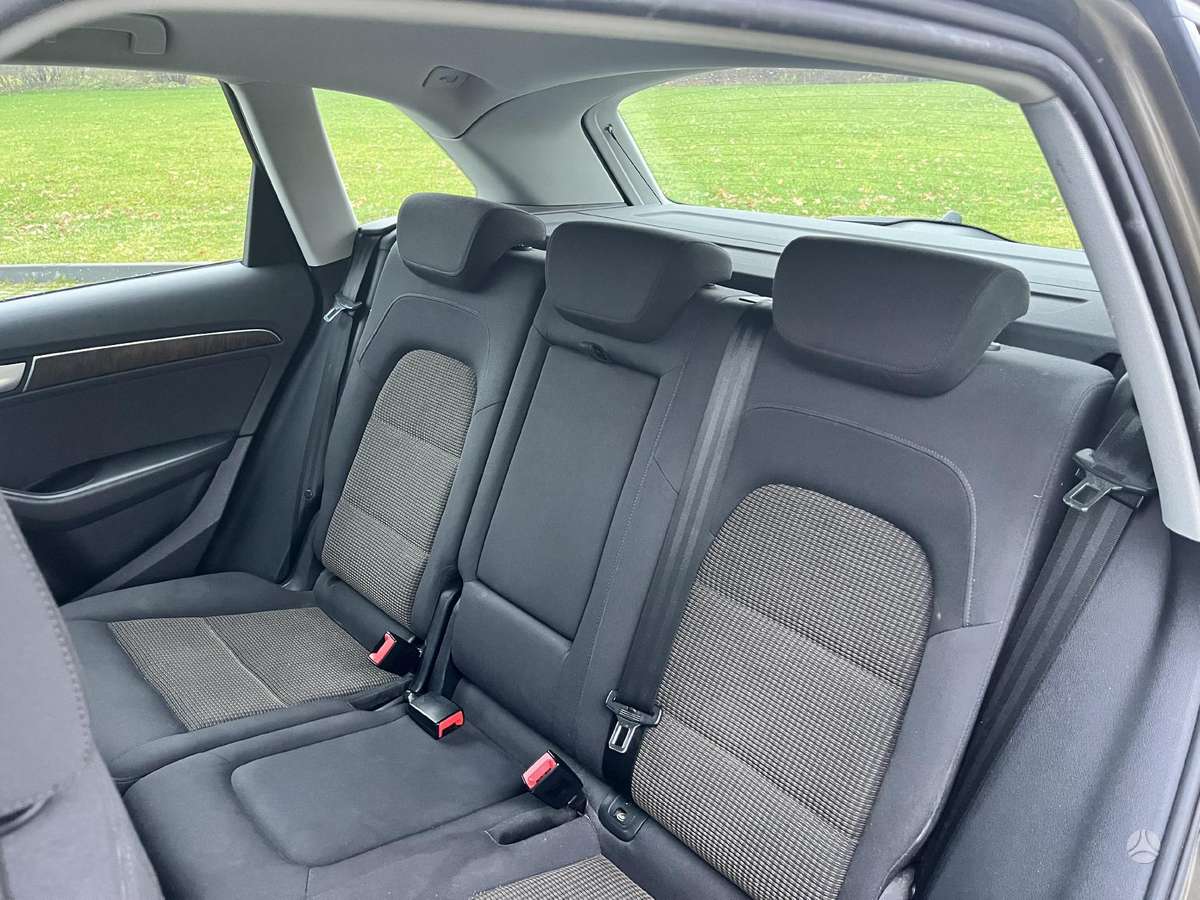 Audi Q5, 2.0 l., off-road / crossover