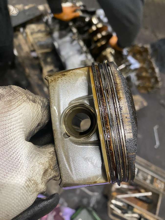 Porsche Cayenne, 948, variklio detalės