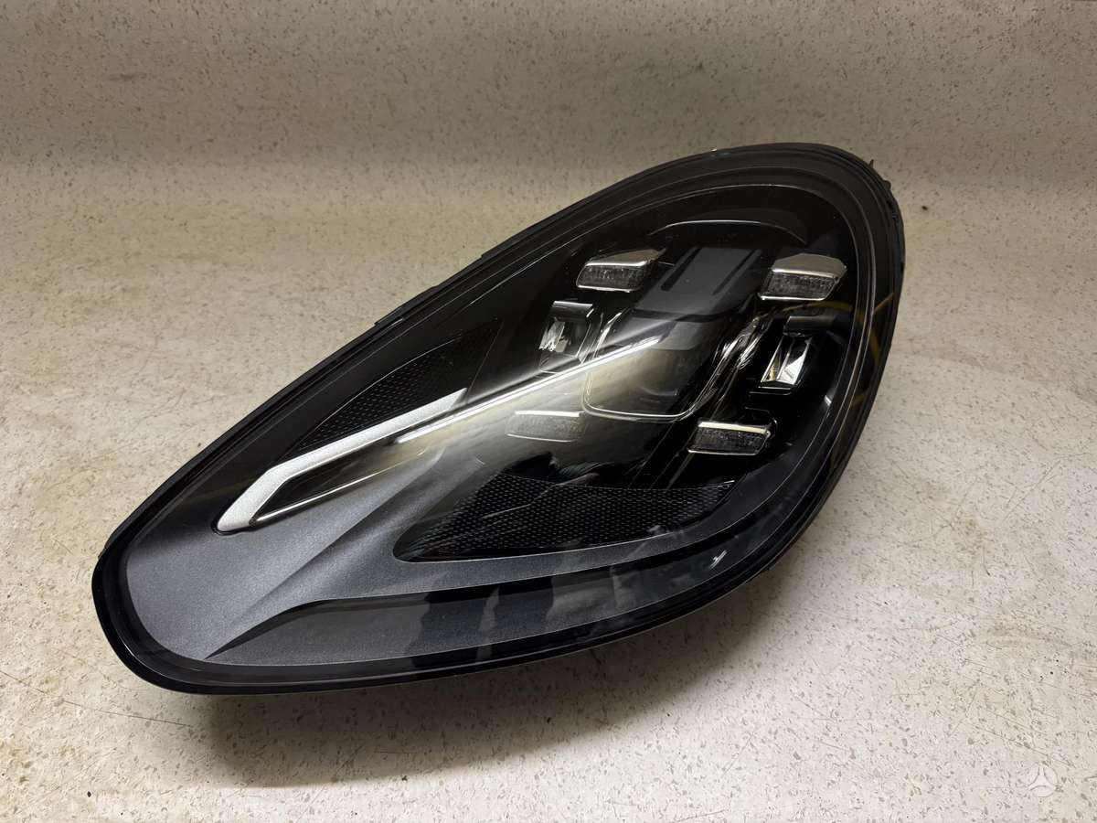 Porsche Cayenne lights