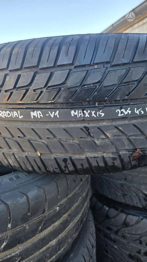Michelin, summer 235/45 R17