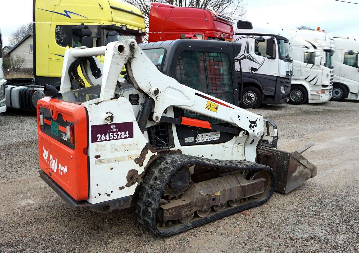 Bobcat T590, mini loaders