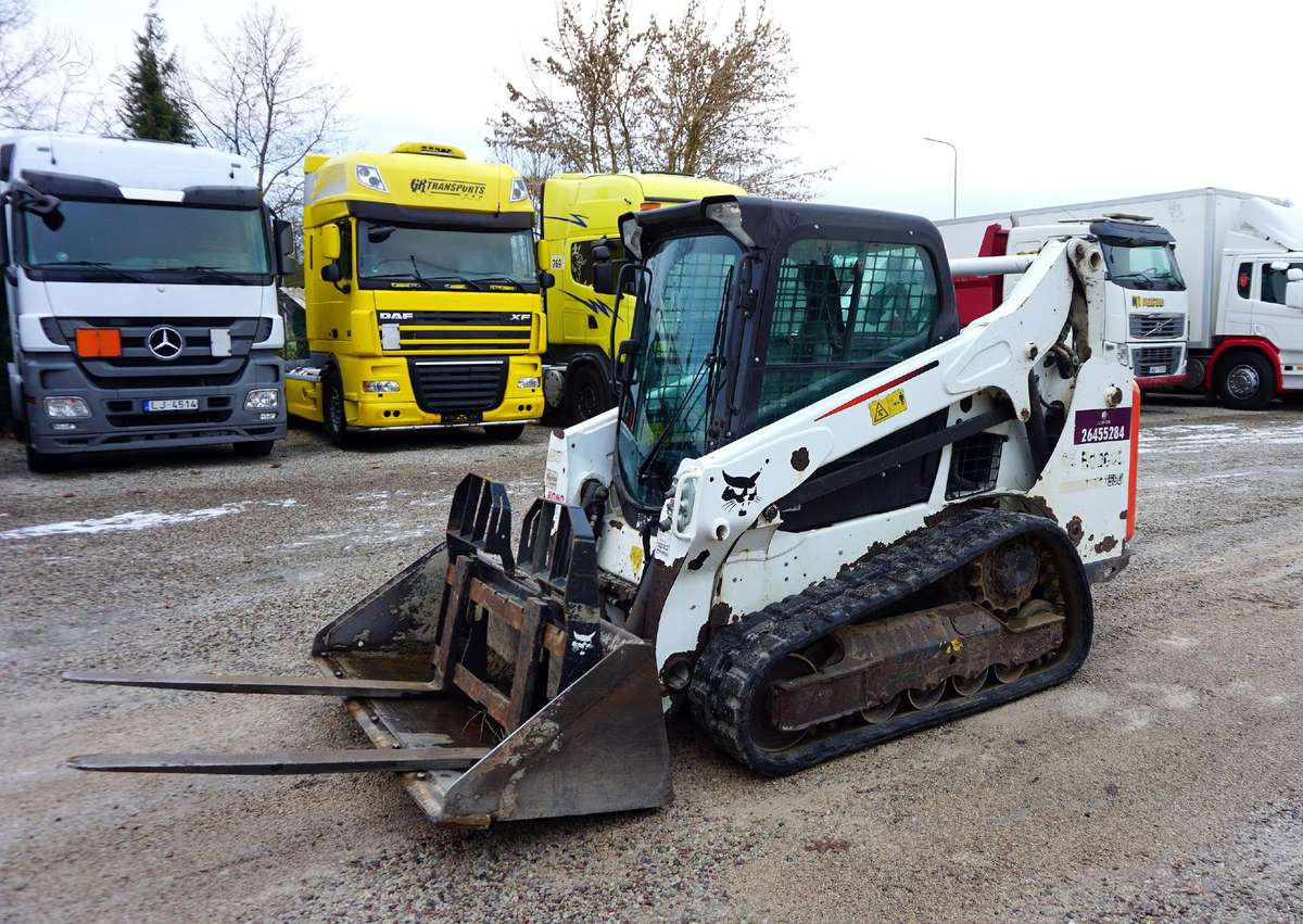 Bobcat T590, mini loaders