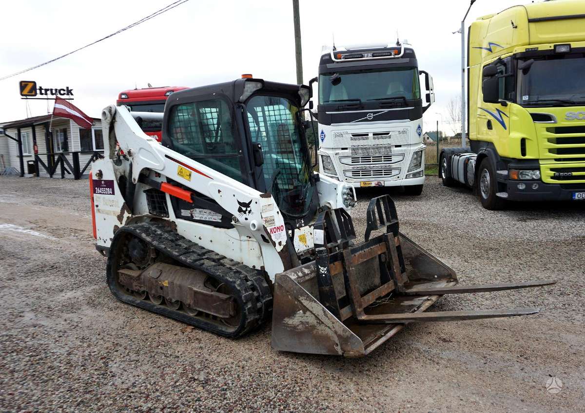 Bobcat T590, mini loaders