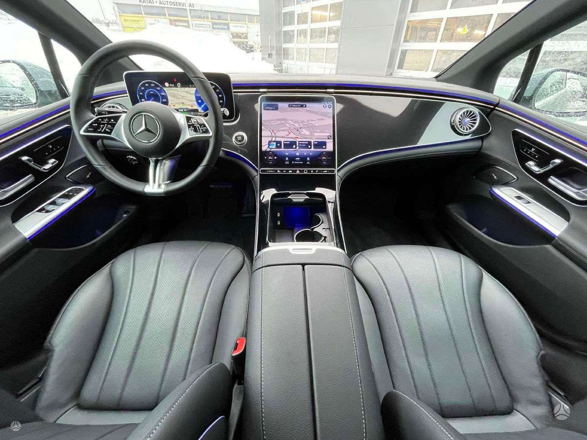 Mercedes-Benz EQE, Седан