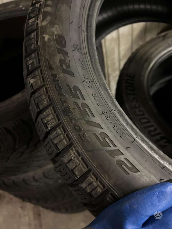Pirelli ICE ZERO FR, winter 215/55 R18