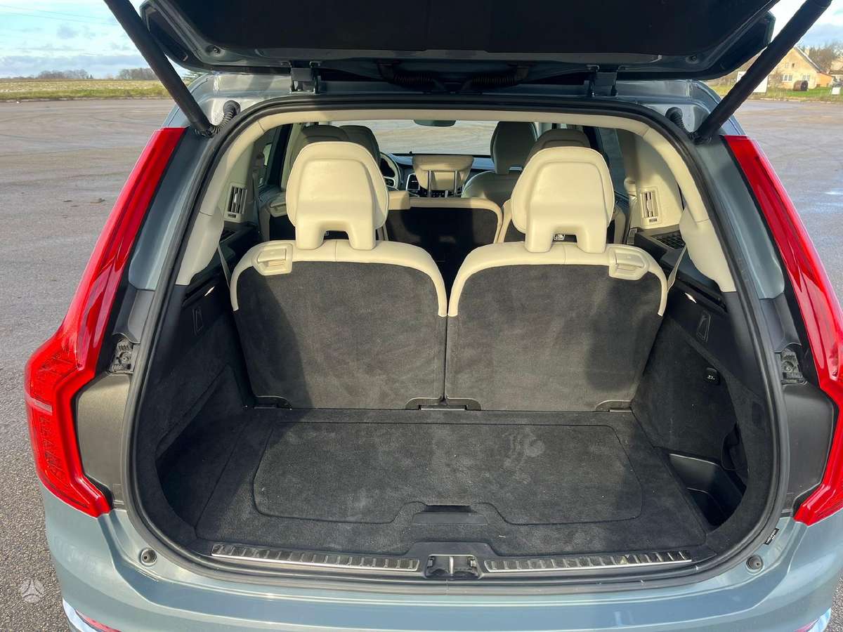 Volvo XC90 - 9