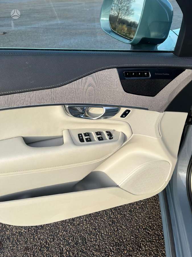 Volvo XC90 - 11