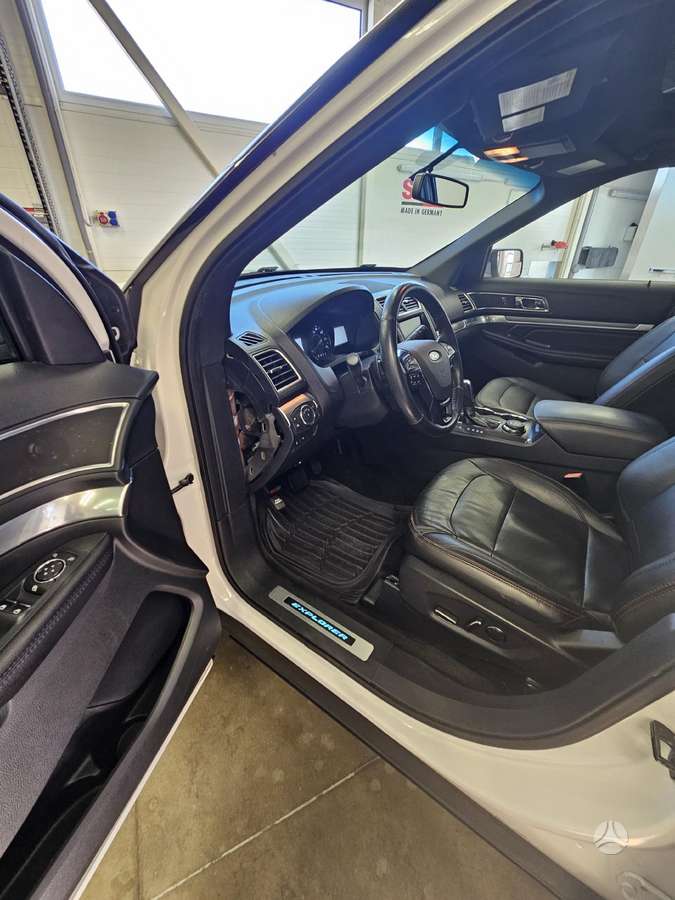 Ford Explorer, 3.5 l., Внедорожник / Кроссовер