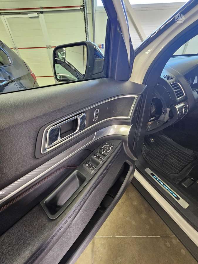 Ford Explorer, 3.5 l., Внедорожник / Кроссовер