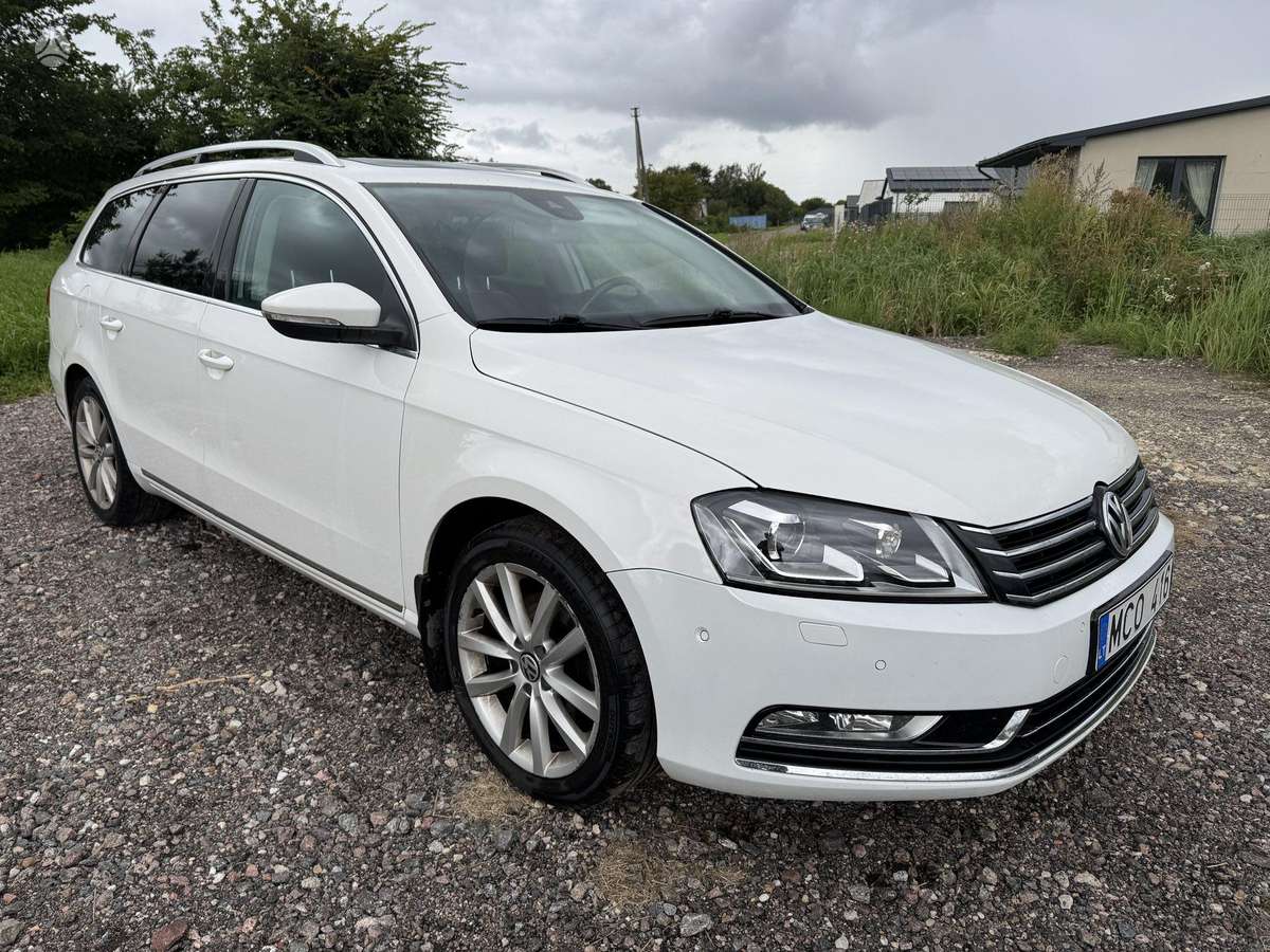 Volkswagen Passat - 1