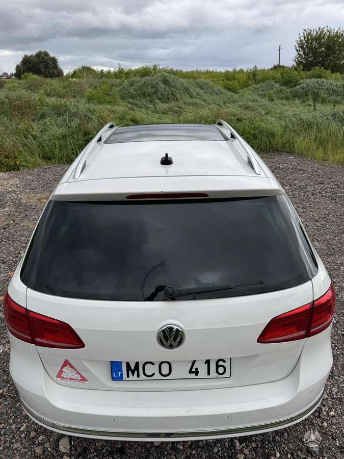 Volkswagen Passat - 11