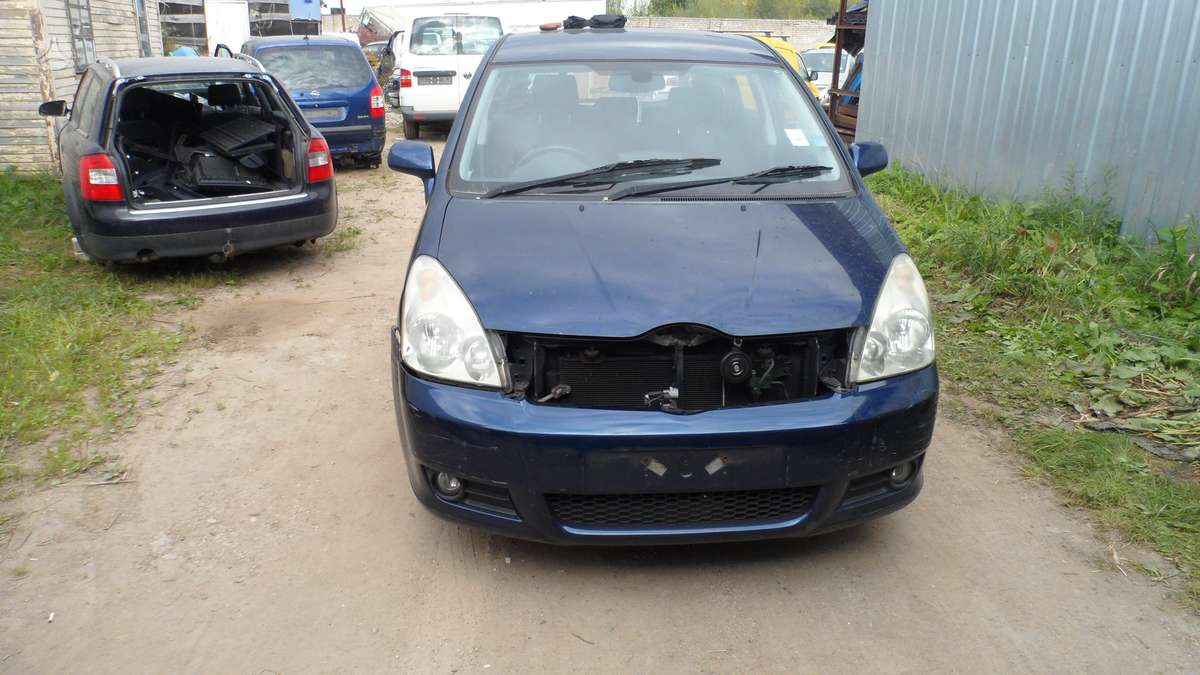 Toyota Corolla Verso rezerves daļās