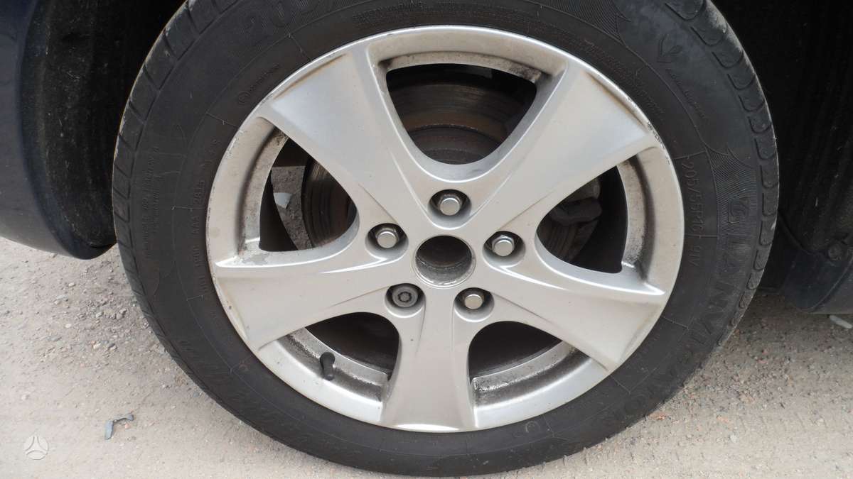 Toyota Corolla Verso dalimis