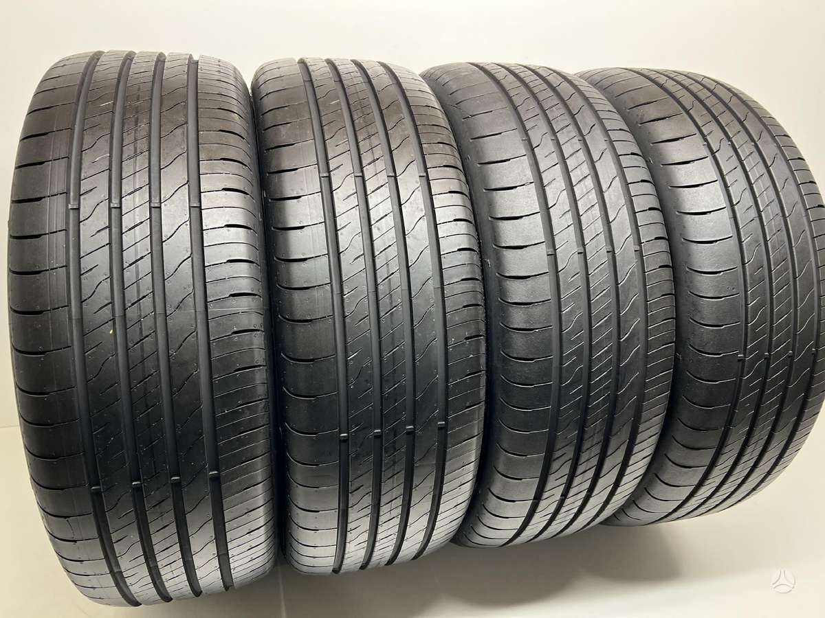 Goodyear Efficient Grip 2 2023m, летние 215/55 R18