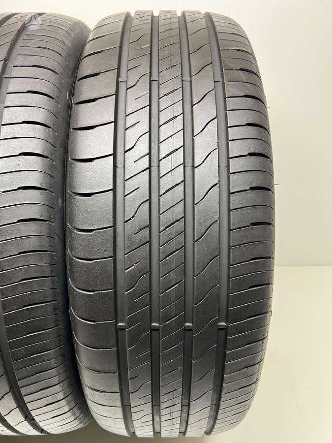 Goodyear Efficient Grip 2 2023m, летние 215/55 R18