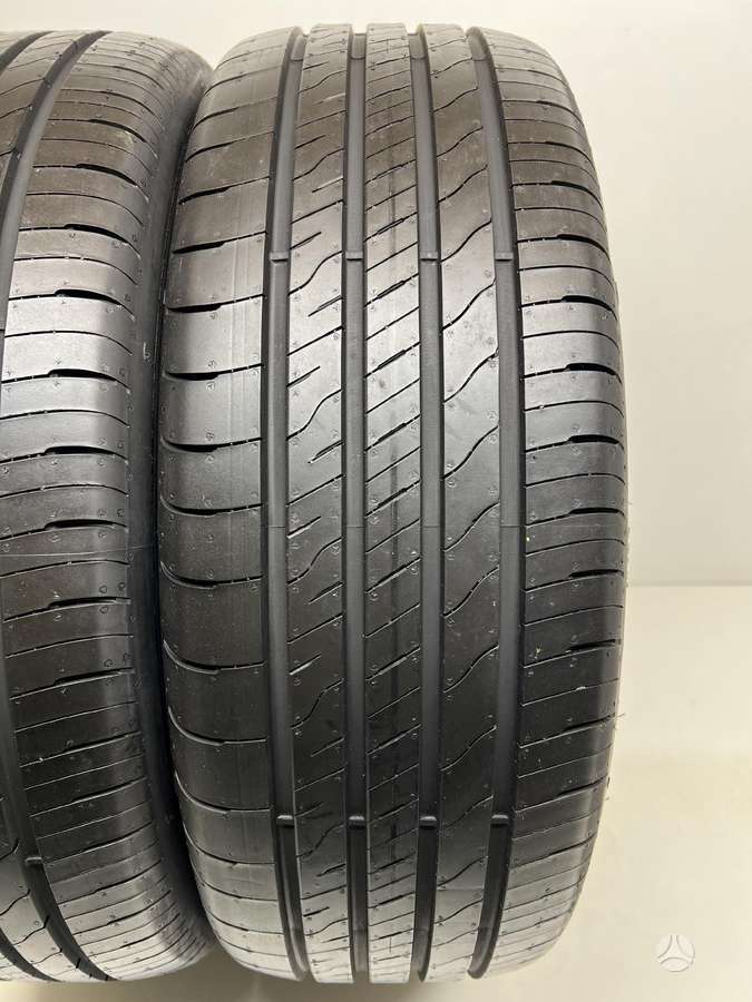 Goodyear Efficient Grip 2  2025m, летние 215/55 R18