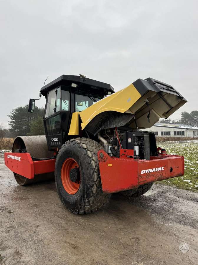 Dynapac CA 302D, vibrator / compactor
