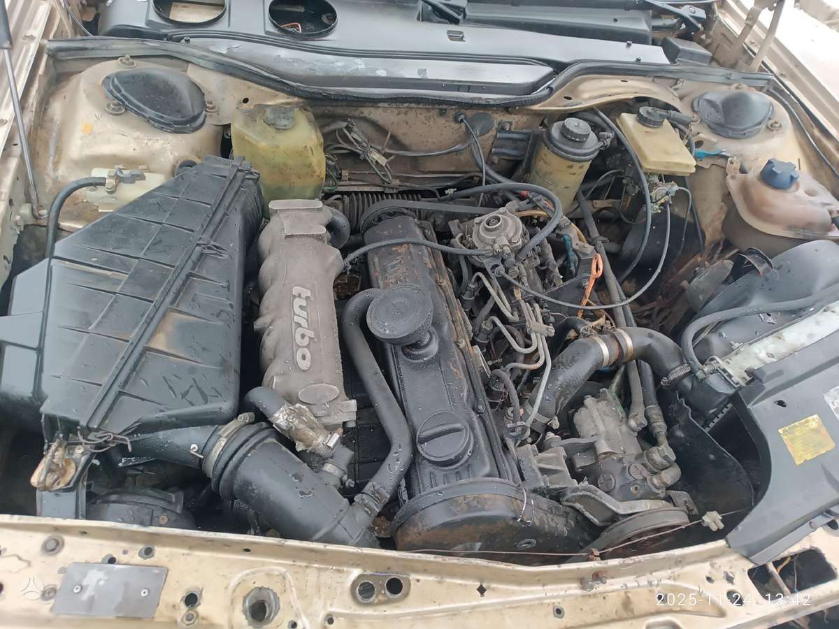 Audi 100, 2.0 l., sedanas