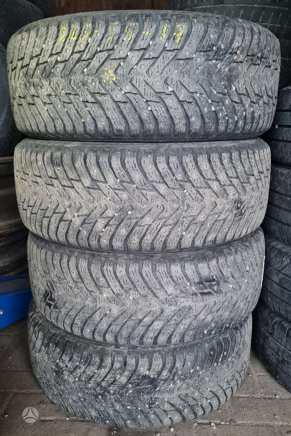 Nokian, žieminės 225/55 R17