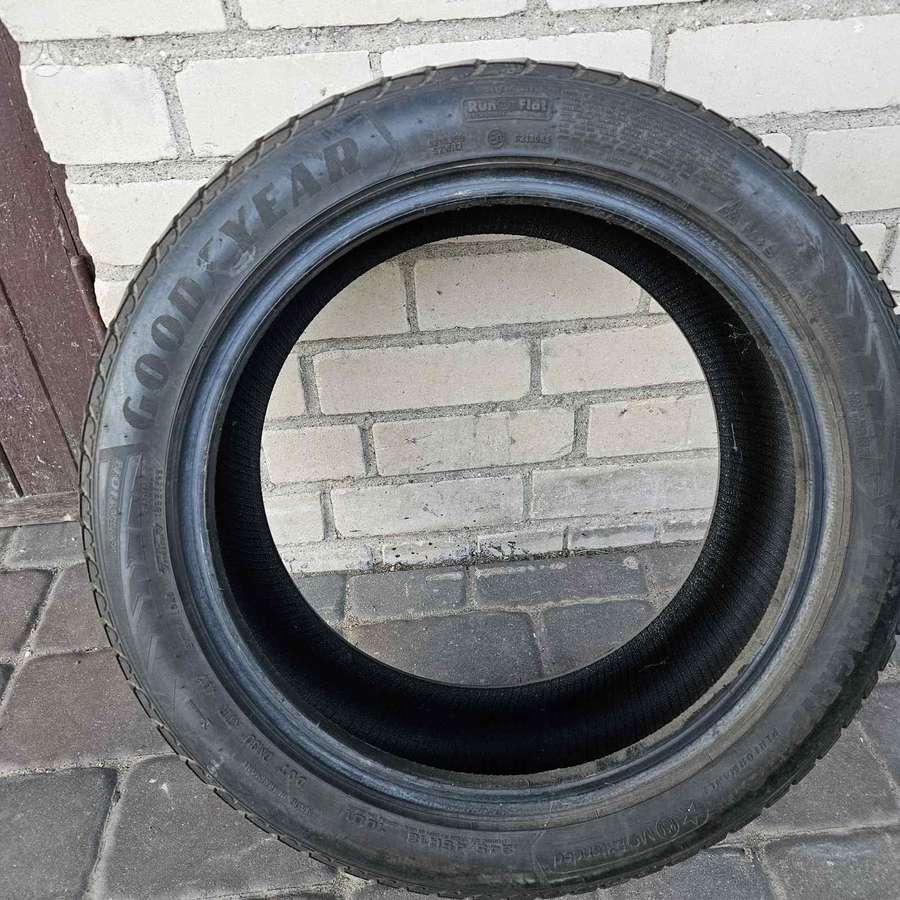 Goodyear, зимние 245/45 R18