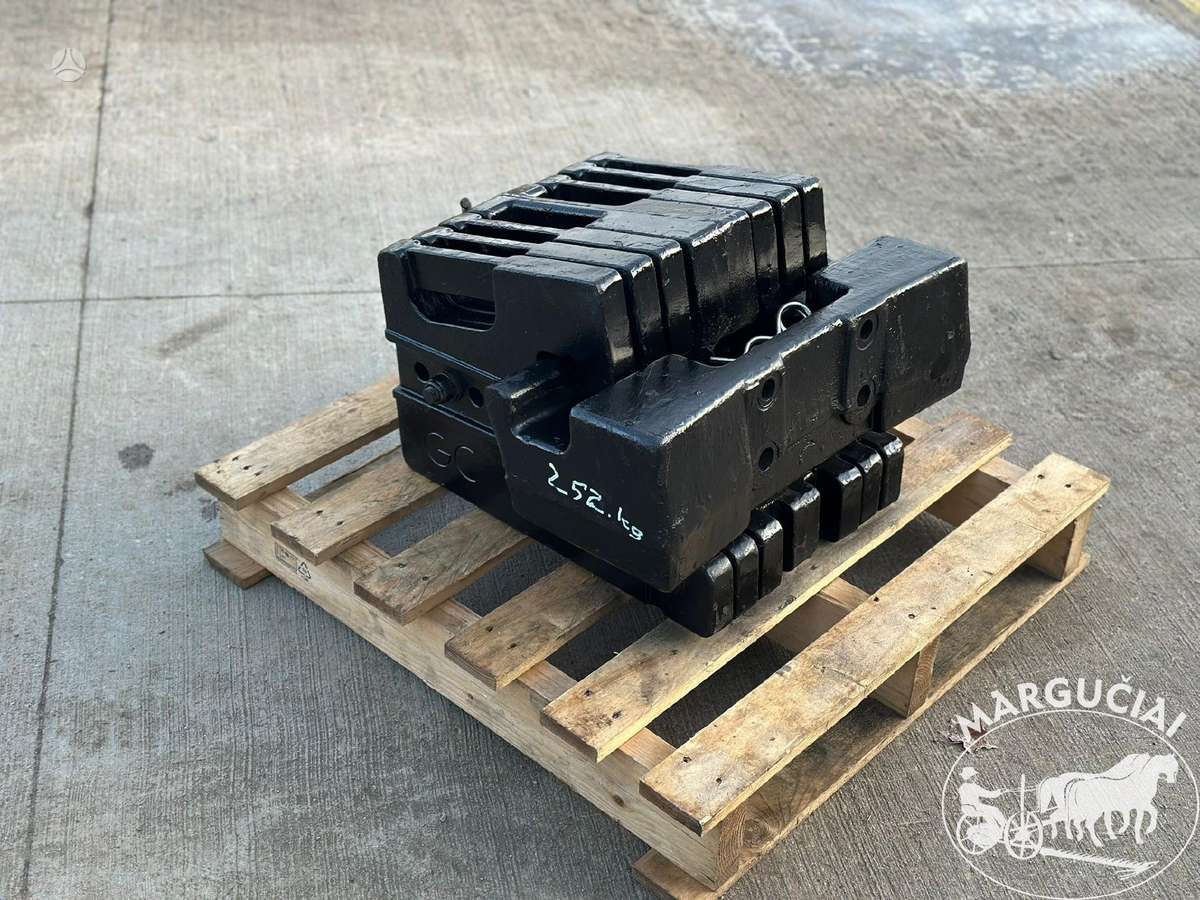 Farmtrac 252 kg.