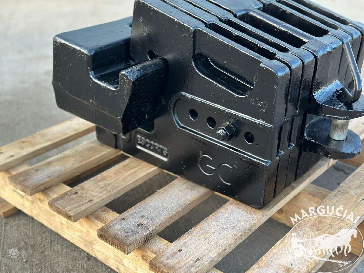 Farmtrac 252 kg.