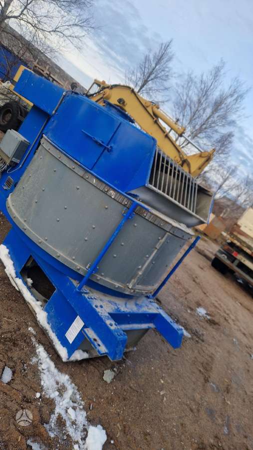 Eichinger 1000, concrete mixer
