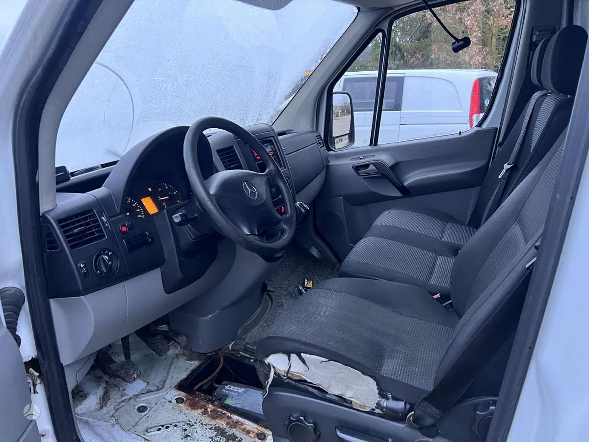 Mercedes-Benz Sprinter 310, cargo vans