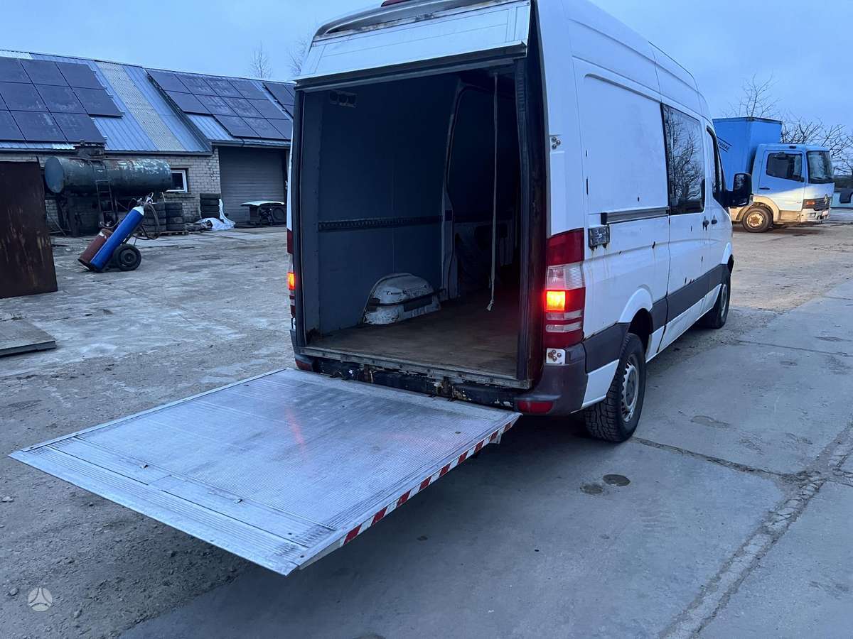 Mercedes-Benz Sprinter, cargo vans