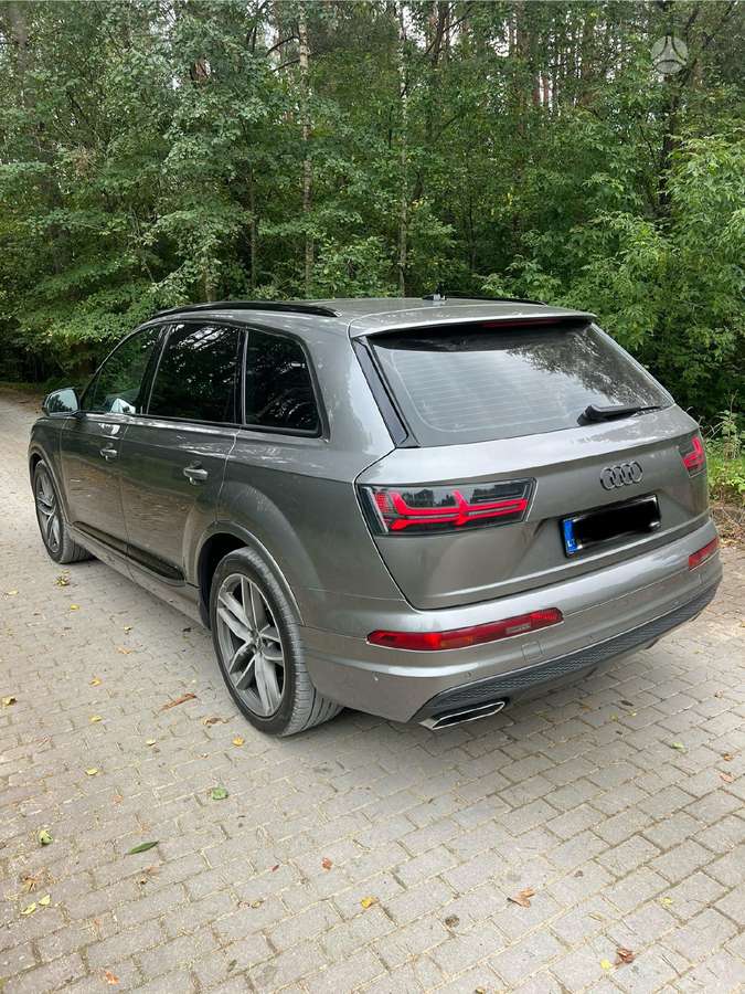 Audi Q7, 3.0 l., off-road / crossover
