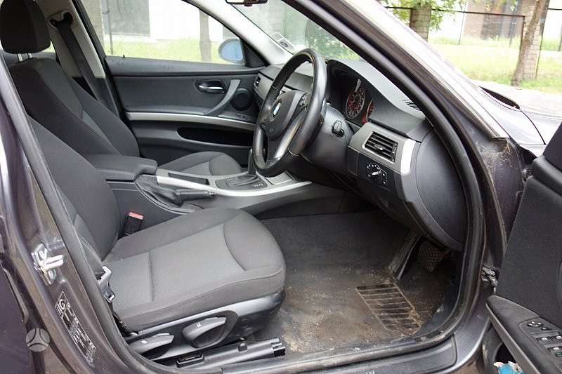 BMW 330 dalimis. Bmw e90 330d 2008m spalva sparkling graphite metal