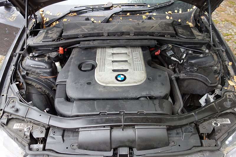BMW 330 dalimis. Bmw e90 330d 2008m spalva sparkling graphite metal