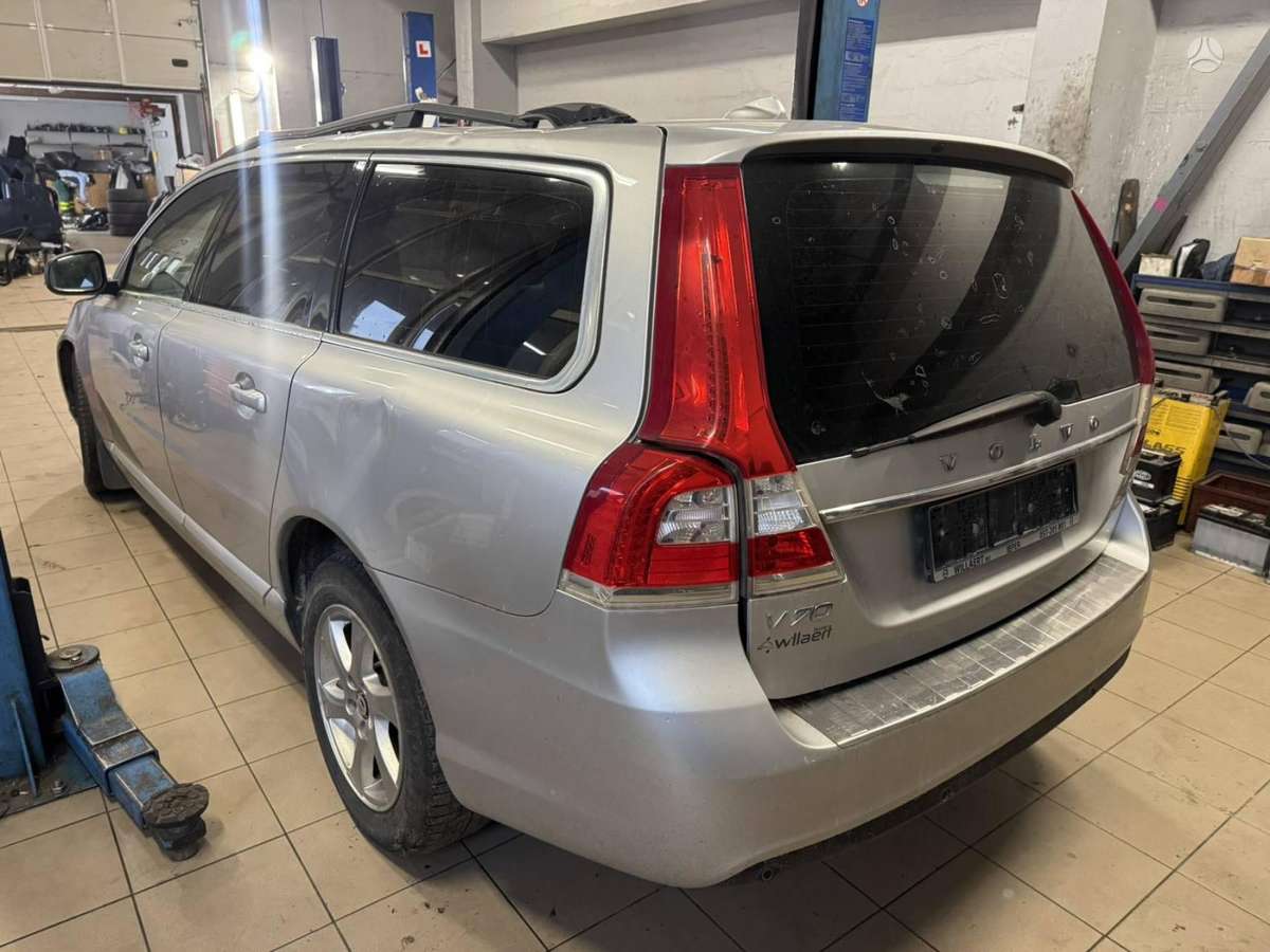 Volvo V70 по частям