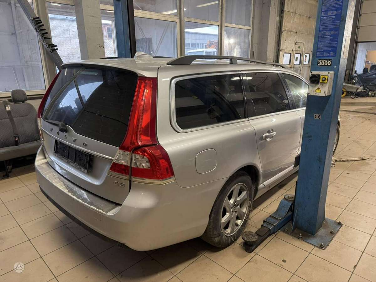 Volvo V70 dalimis