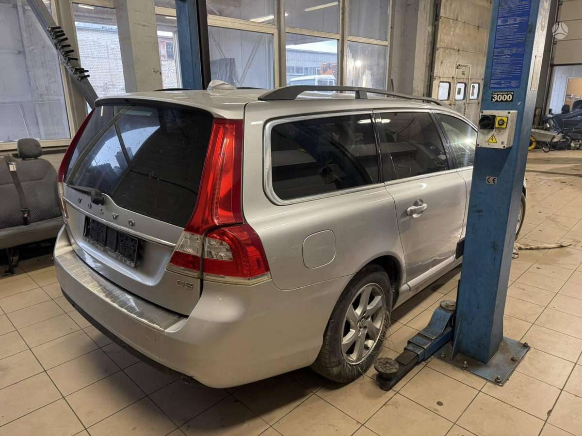 Volvo V70 по частям