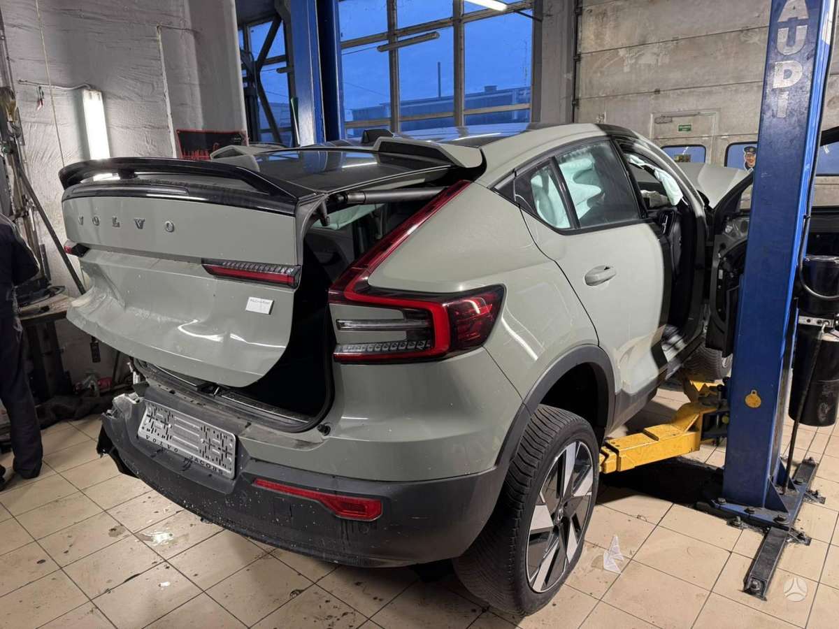 Volvo C40 rezerves daļās