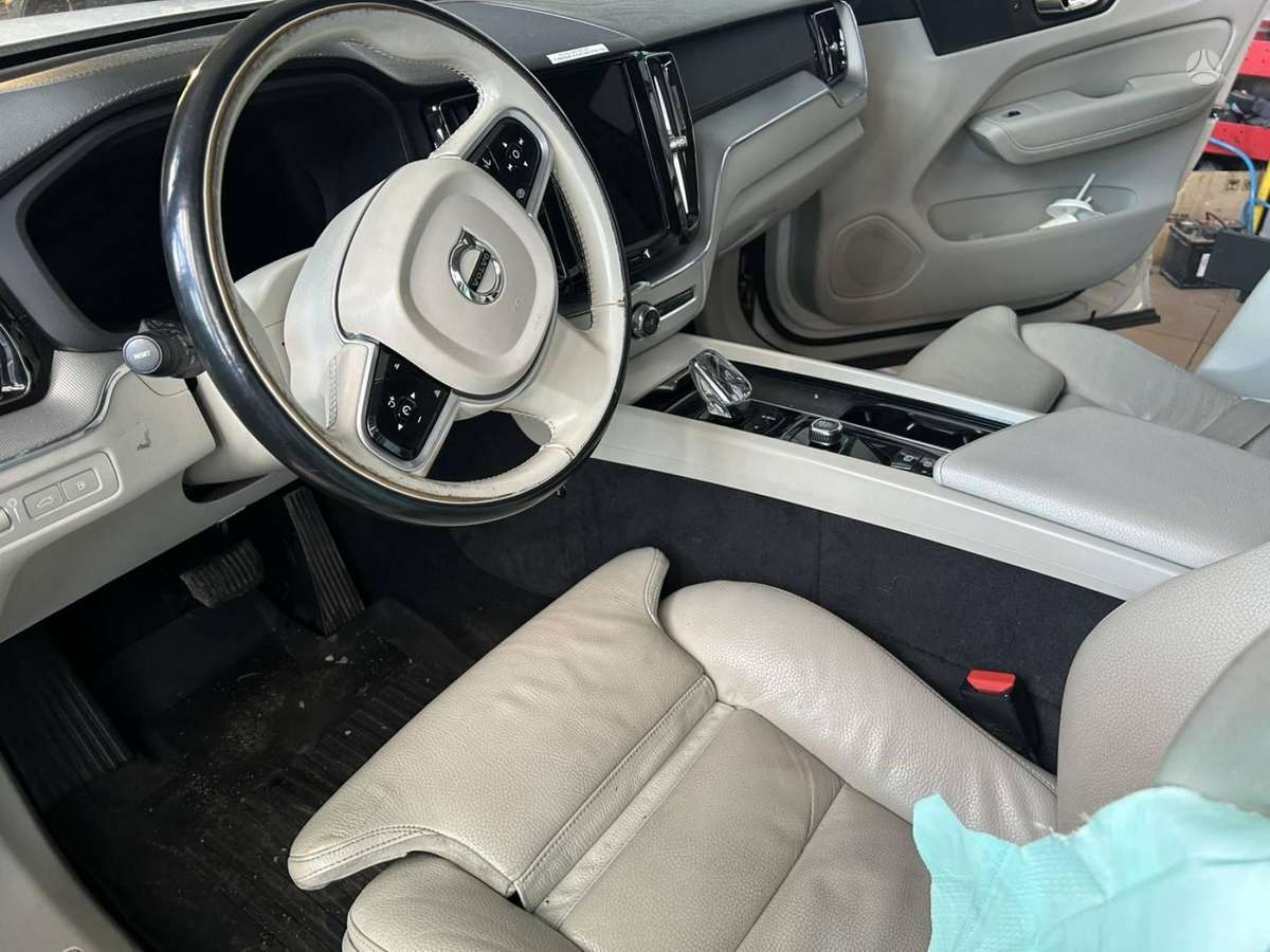 Volvo XC60 for parts