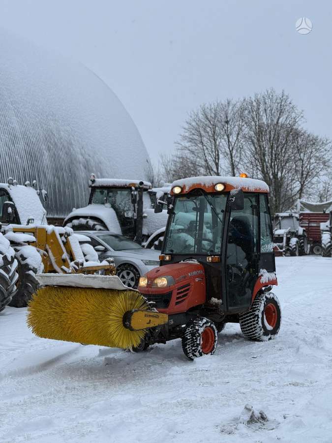 Kubota BX 2350 4WD, тракторы