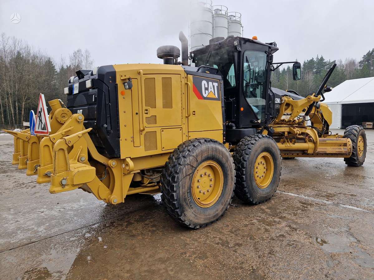 Caterpillar 12M3AWD, greideriai