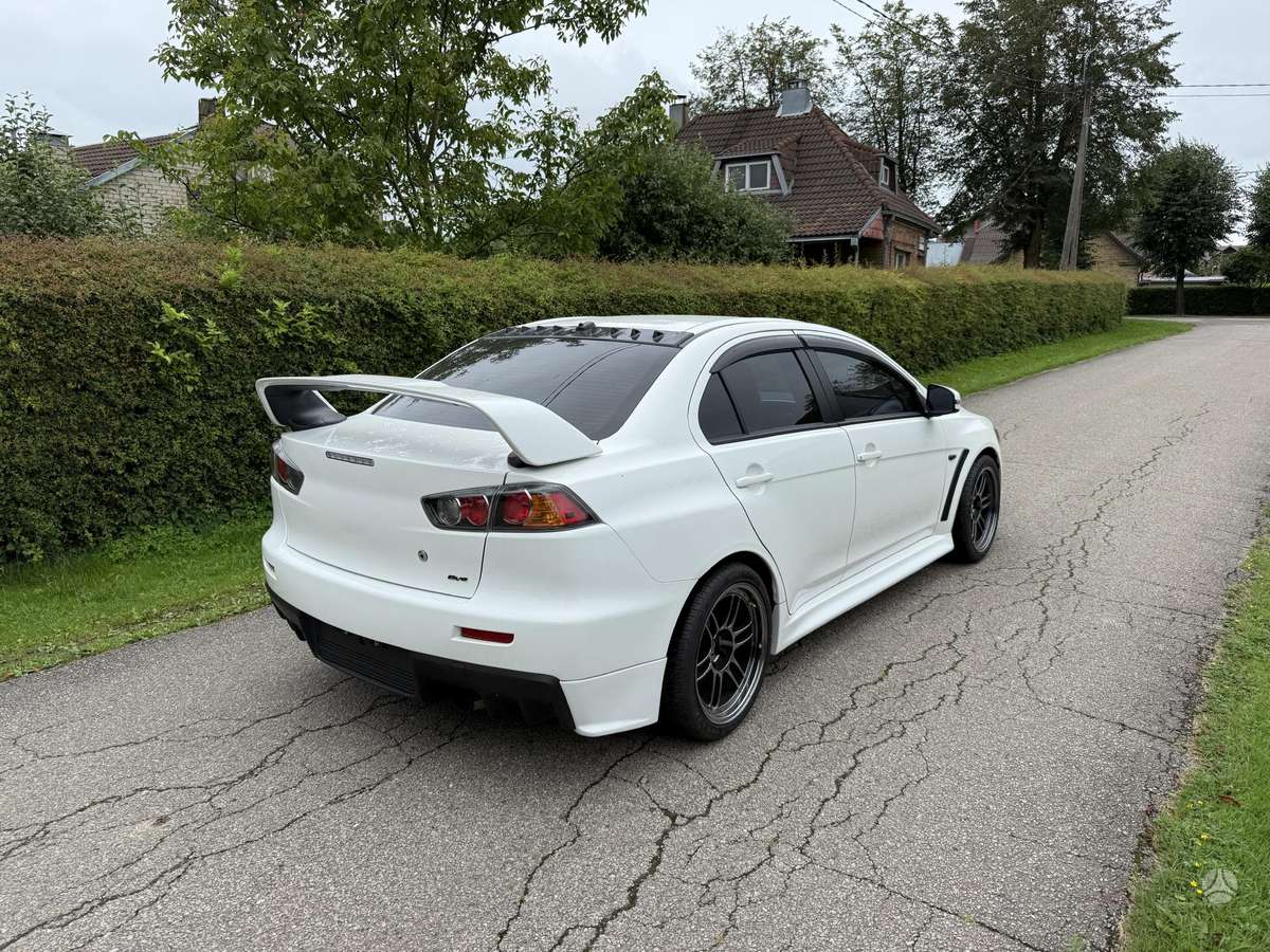 Mitsubishi Lancer Evolution, 2.0 l., sedanas