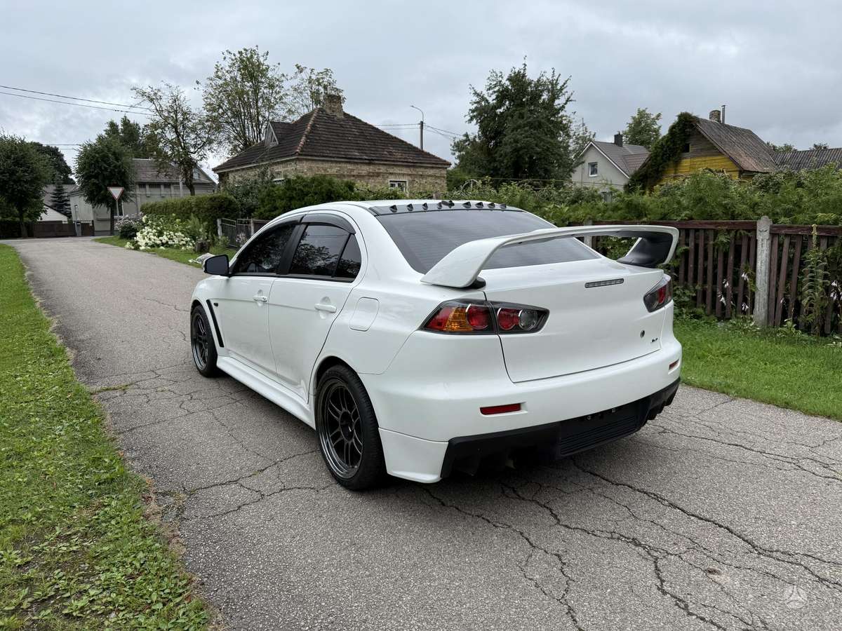 Mitsubishi Lancer Evolution, 2.0 l., sedanas