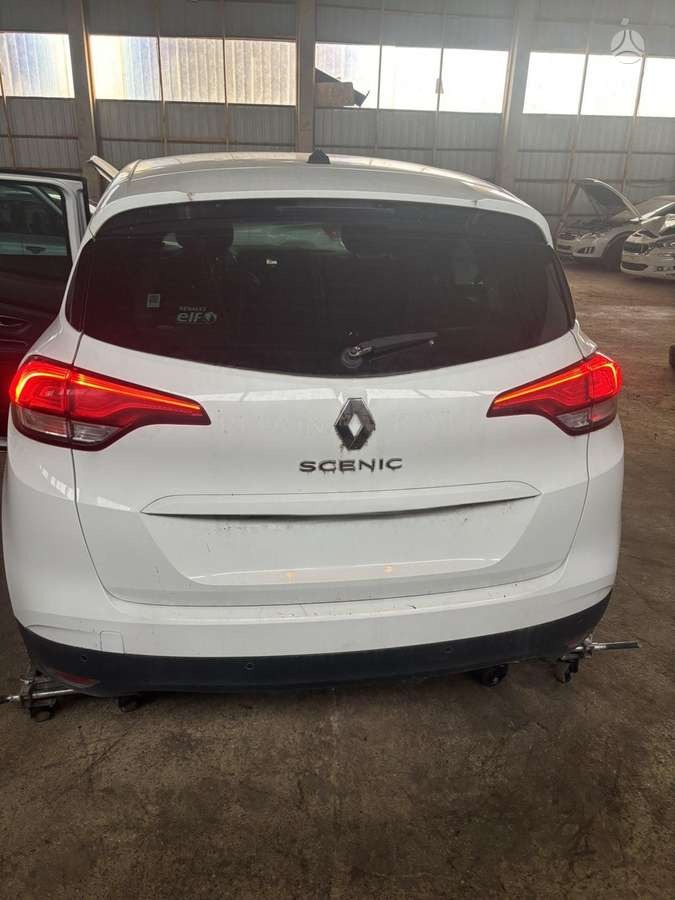 Renault Scenic dalimis