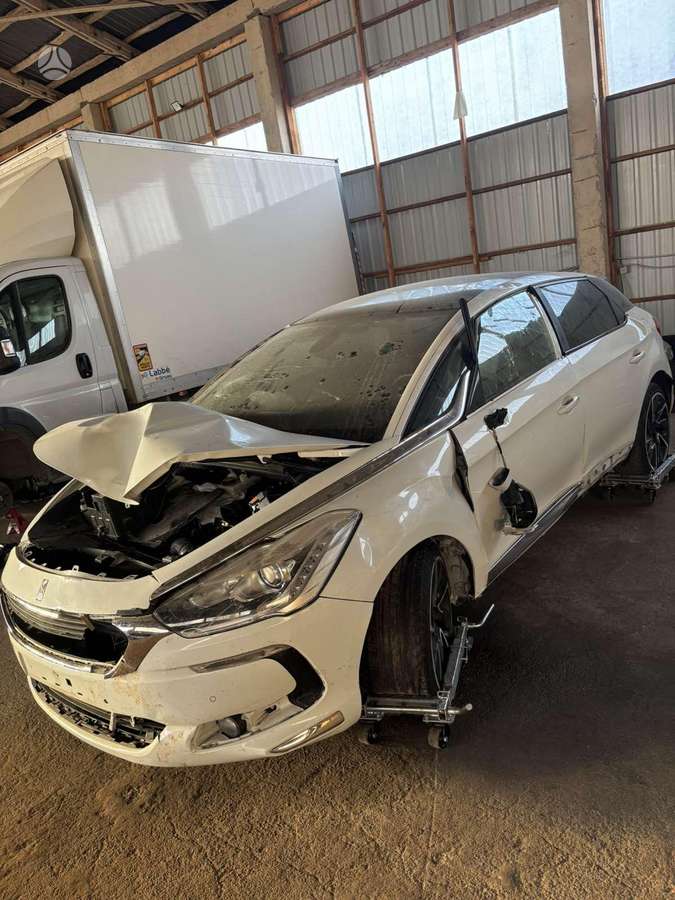 Citroen DS5 for parts