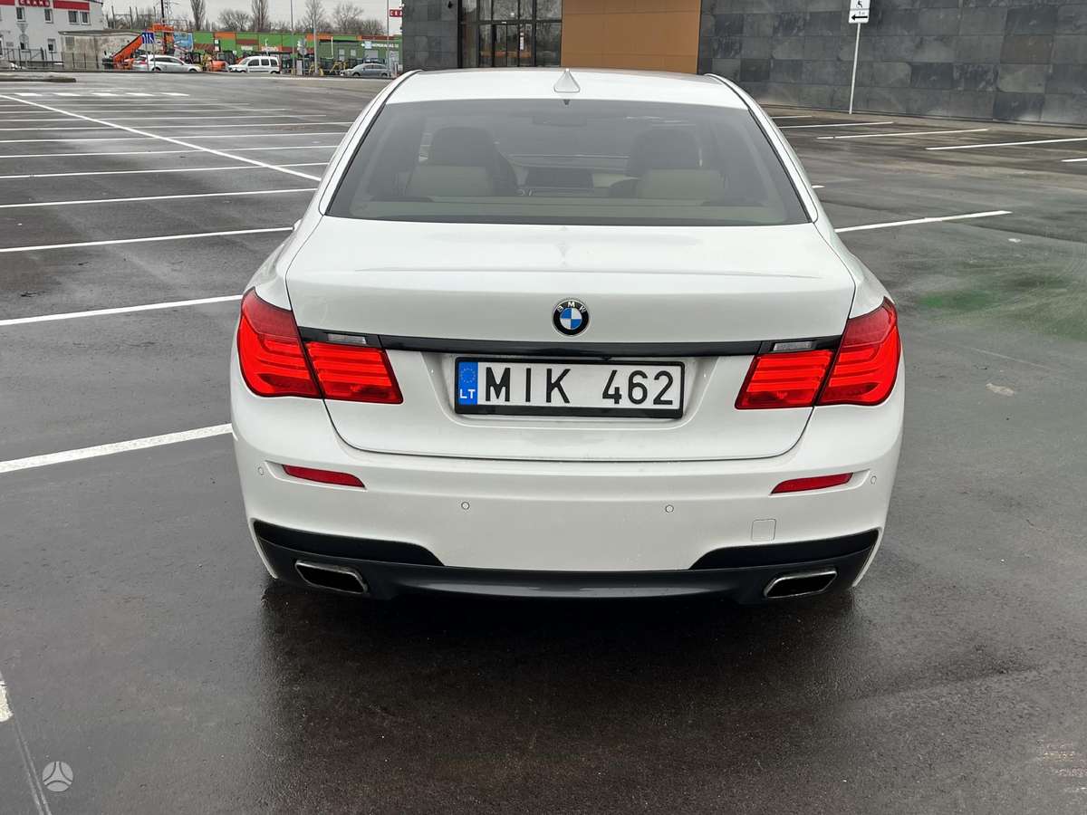BMW 740, 3.0 l., Седан