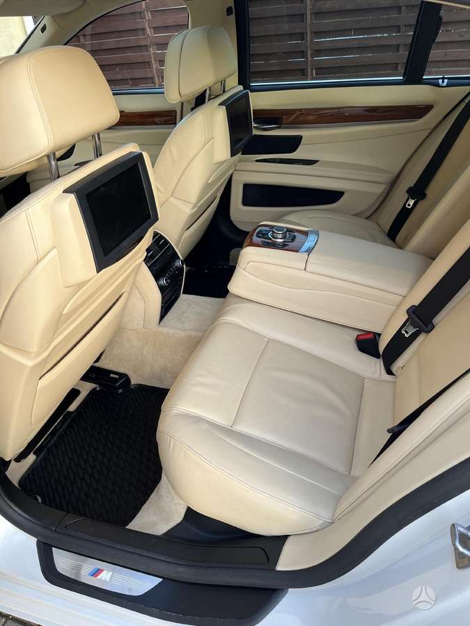 BMW 740, 3.0 l., Седан
