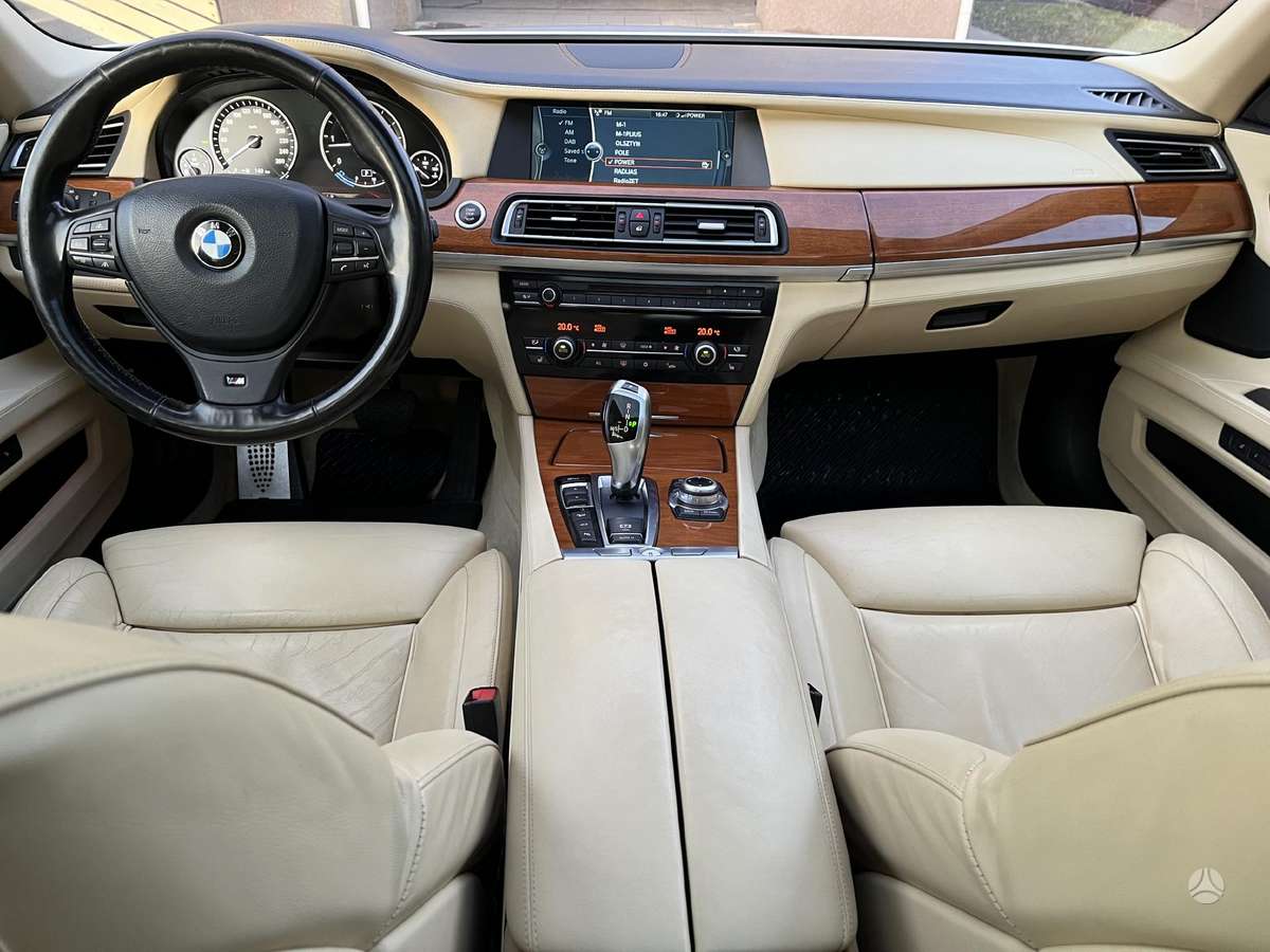 BMW 740, 3.0 l., Седан
