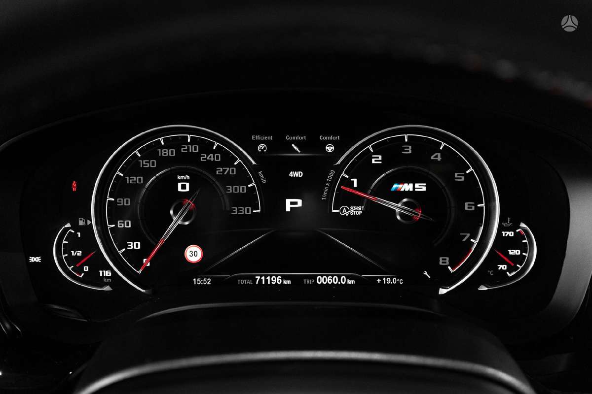 BMW M5, 4.4 l., Седан